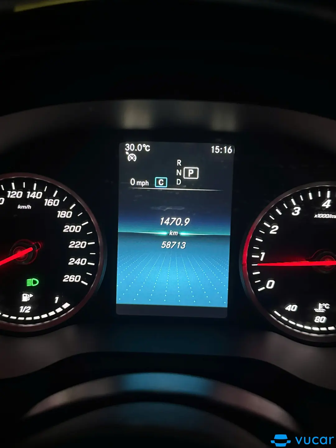 Mercedes Glc 200 2020 - Nội thất 1