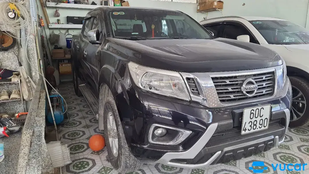 Nissan Navara 2018 - Khoang động cơ 1