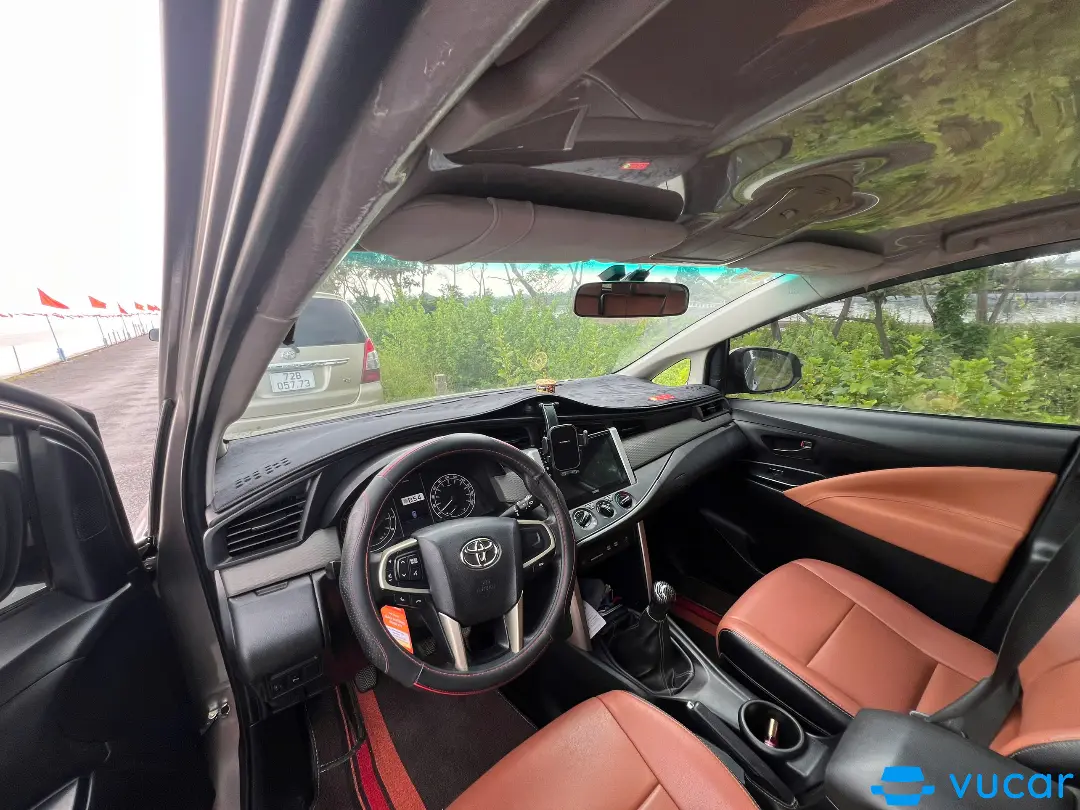 Toyota Innova 2.0E 2020 - Nội thất 1