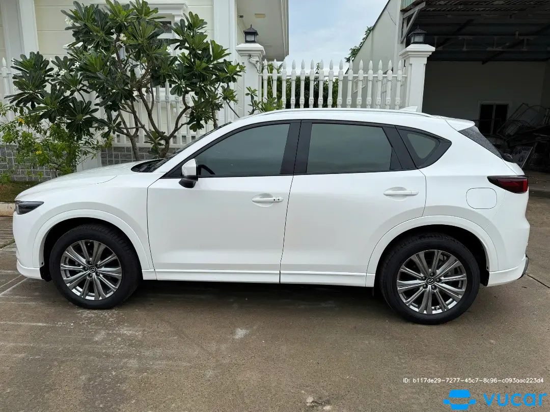 Ảnh xe Mazda CX-5 Premium Exclusive 2.0 AT 2025 - ảnh 5