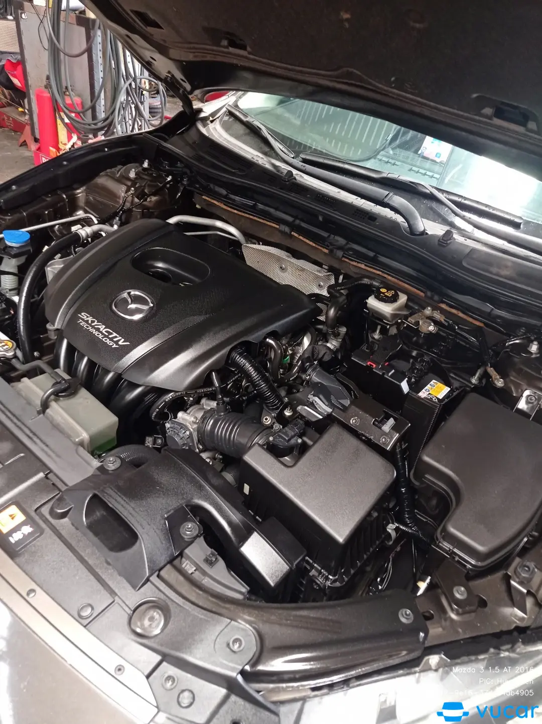 Mazda 3 1.5 AT 2016 - Khoang động cơ 2