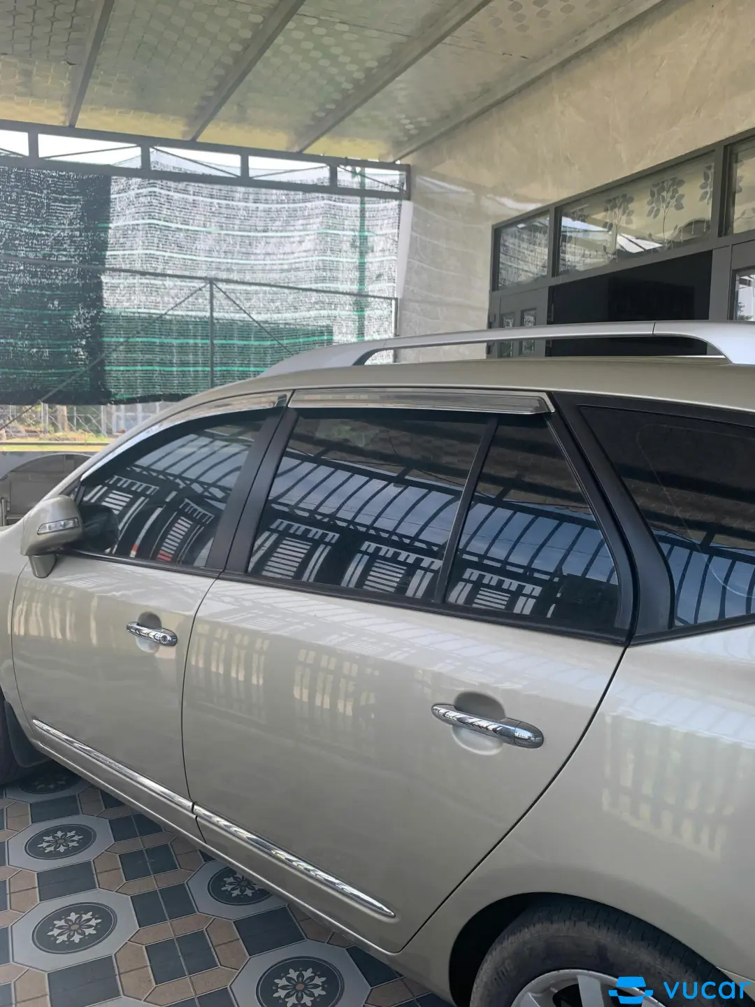 Kia Carens 2.0 MT 2011 - Ngoại thất 5