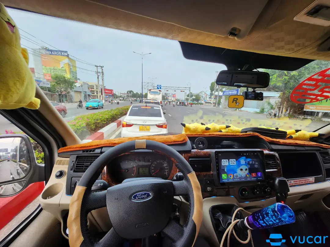 Ford Transit Standard MID 2016 - Nội thất 1