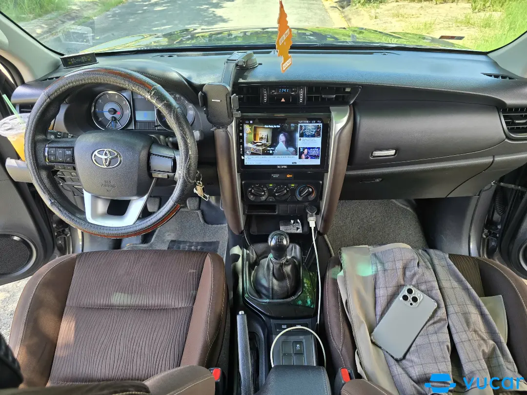 Toyota Fortuner 2.4G 4x2 MT 2018 - Nội thất 4