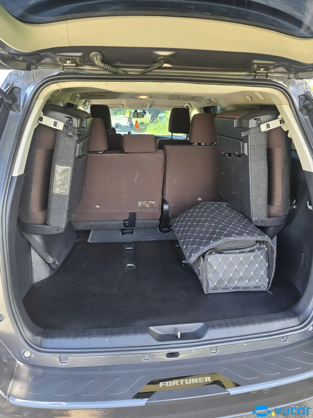 Toyota Fortuner 2.4G 4x2 MT 2018 - Nội thất 6