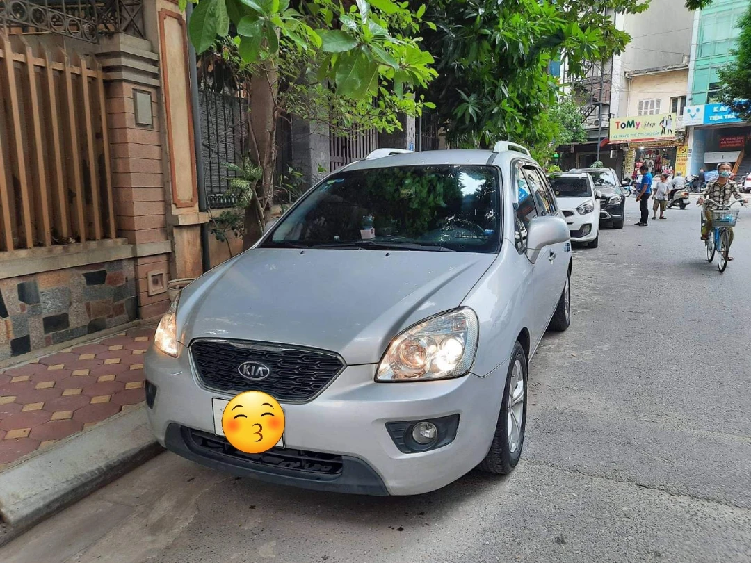 Kia Carens 2.0 MT 2016