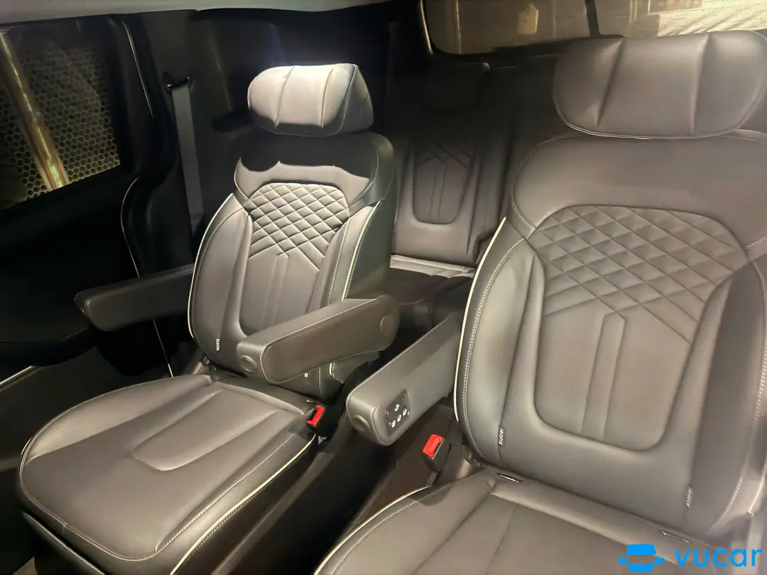 Hyundai Custin Cao Cấp 2.0T 2024 - Nội thất 2