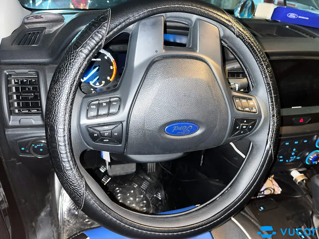 ford ranger XLS 2020 AT - Nội thất 9