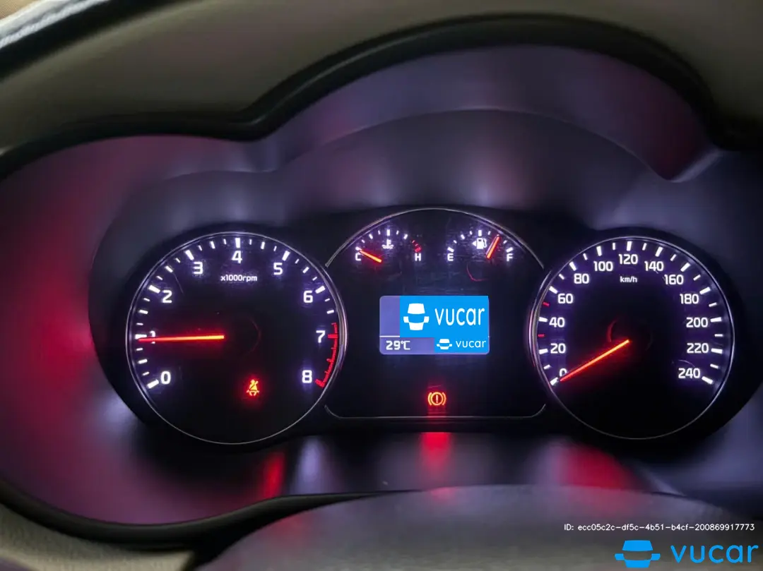 Kia Rondo Số sàn 2022 - Nội thất 10