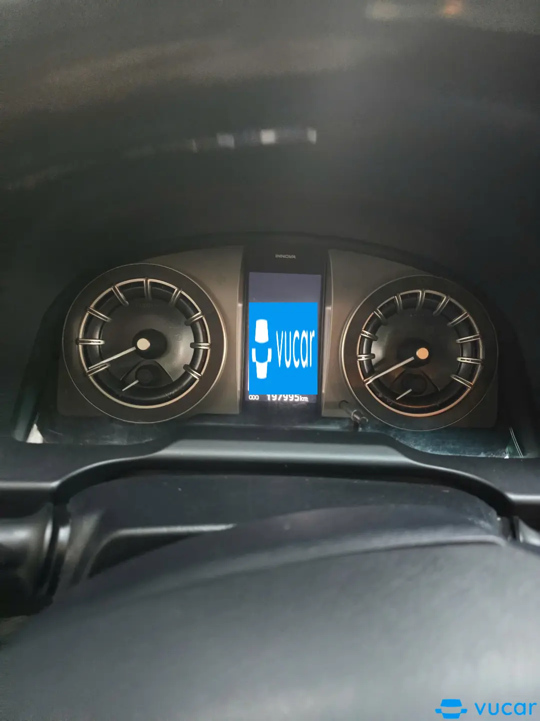 Toyota Innova 2.0V 2017 - Nội thất 1