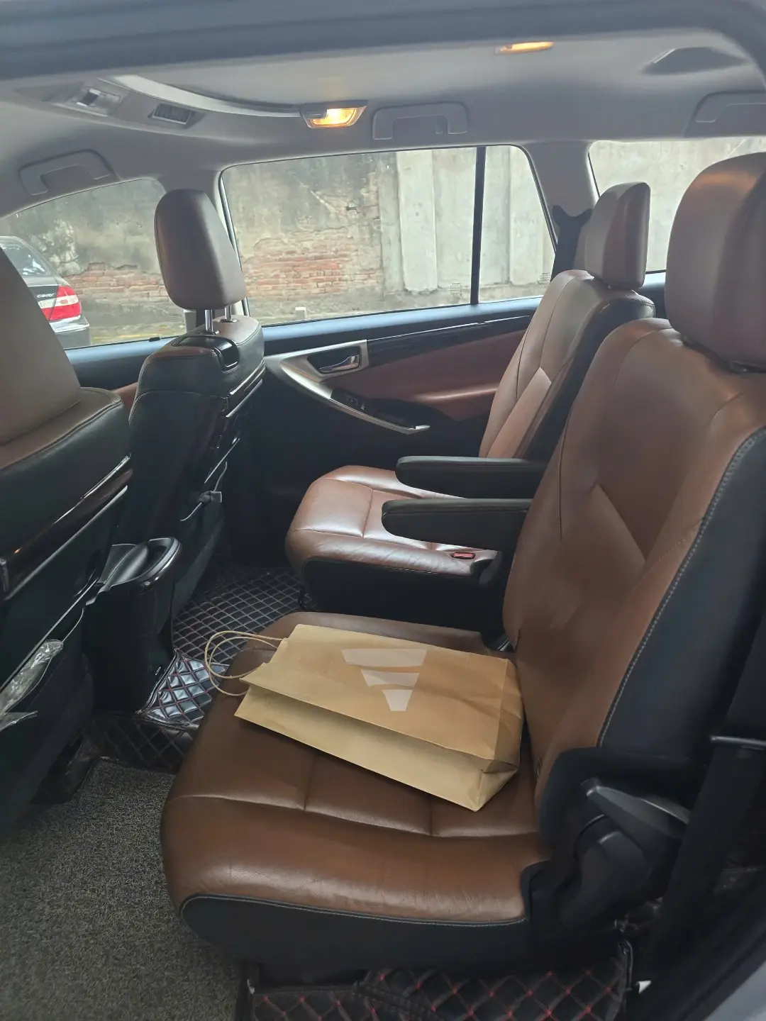 Toyota Innova 2.0V 2017 - Nội thất 3