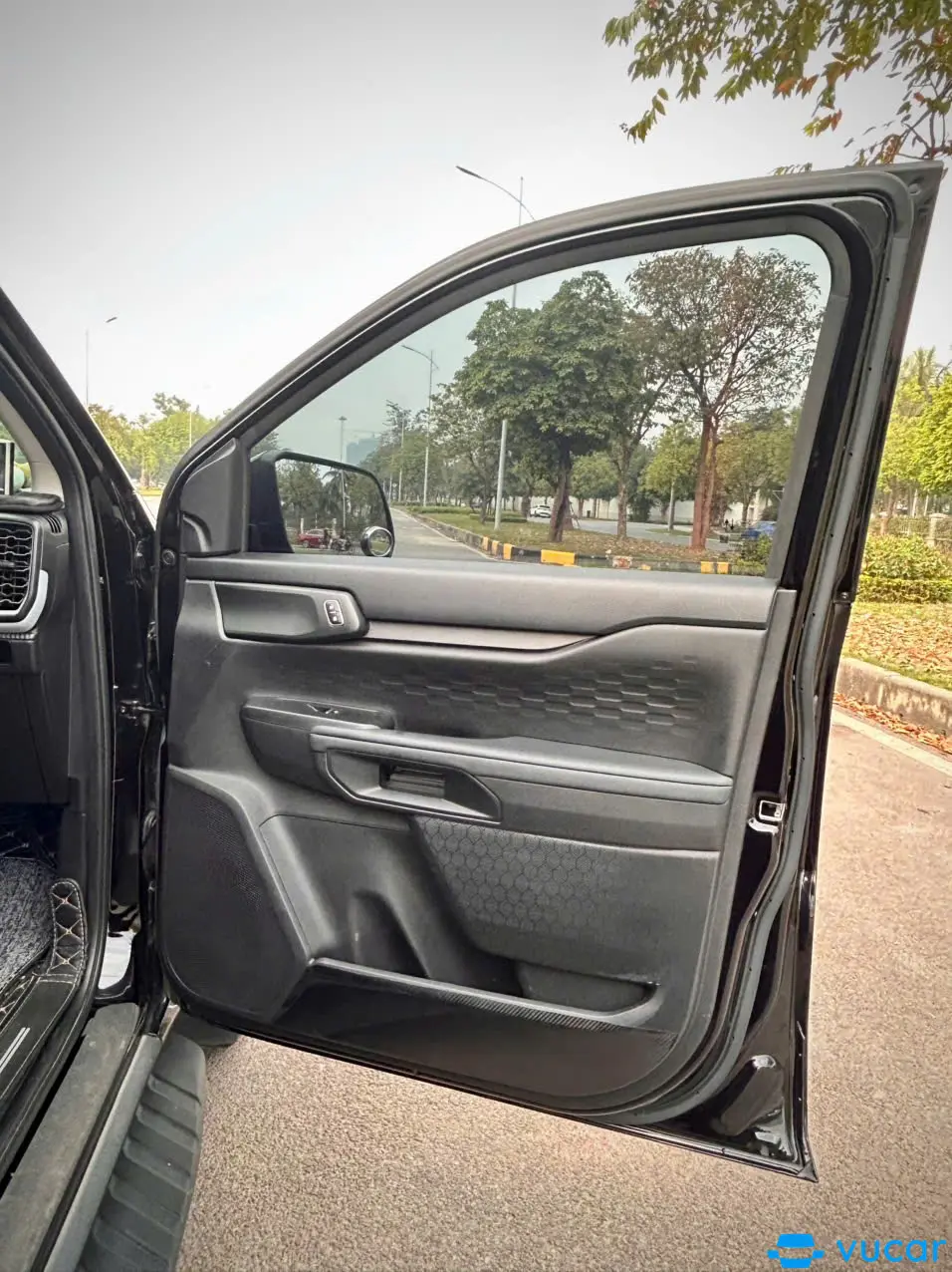 Ford Ranger XLS 4x4 2024 - Nội thất 5