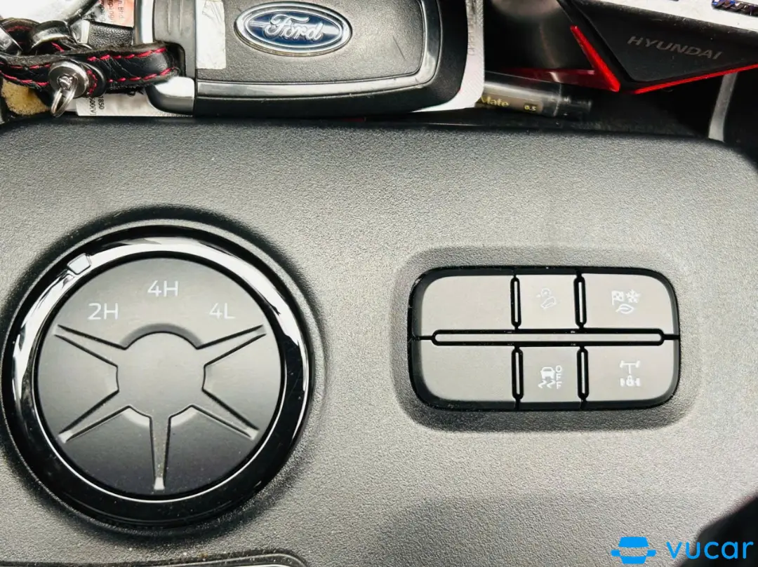 Ford Ranger XLS 4x4 2024 - Nội thất 6