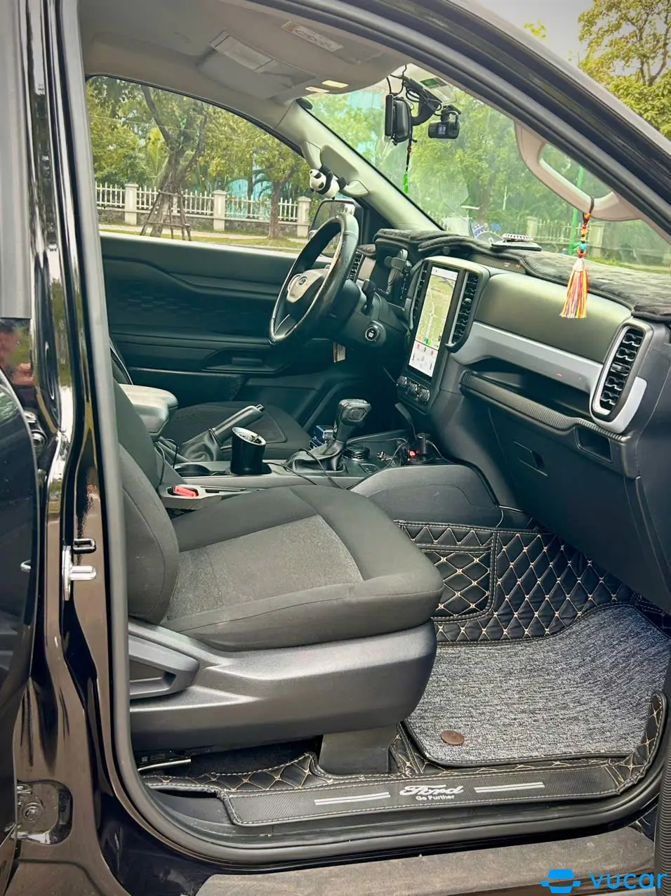 Ford Ranger XLS 4x4 2024 - Nội thất 7