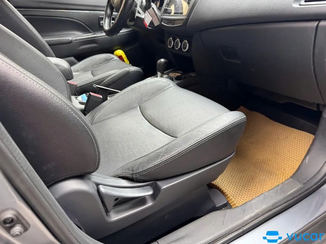 Mitsubishi Outlander sport 2.0 CVT Premium 2016 - Nội thất 1