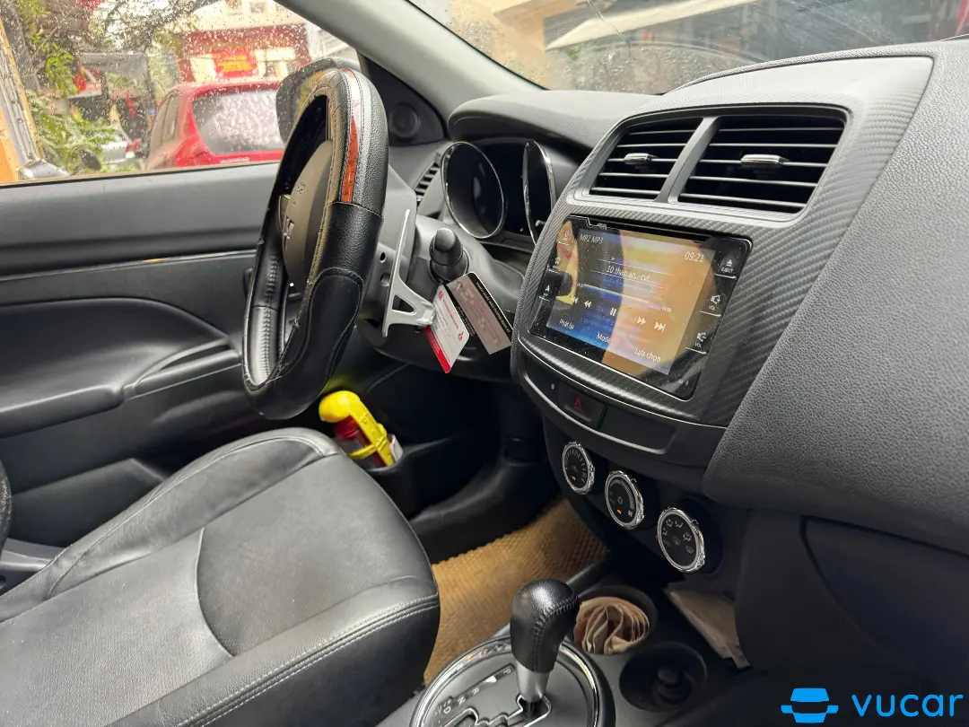 Mitsubishi Outlander sport 2.0 CVT Premium 2016 - Nội thất 2