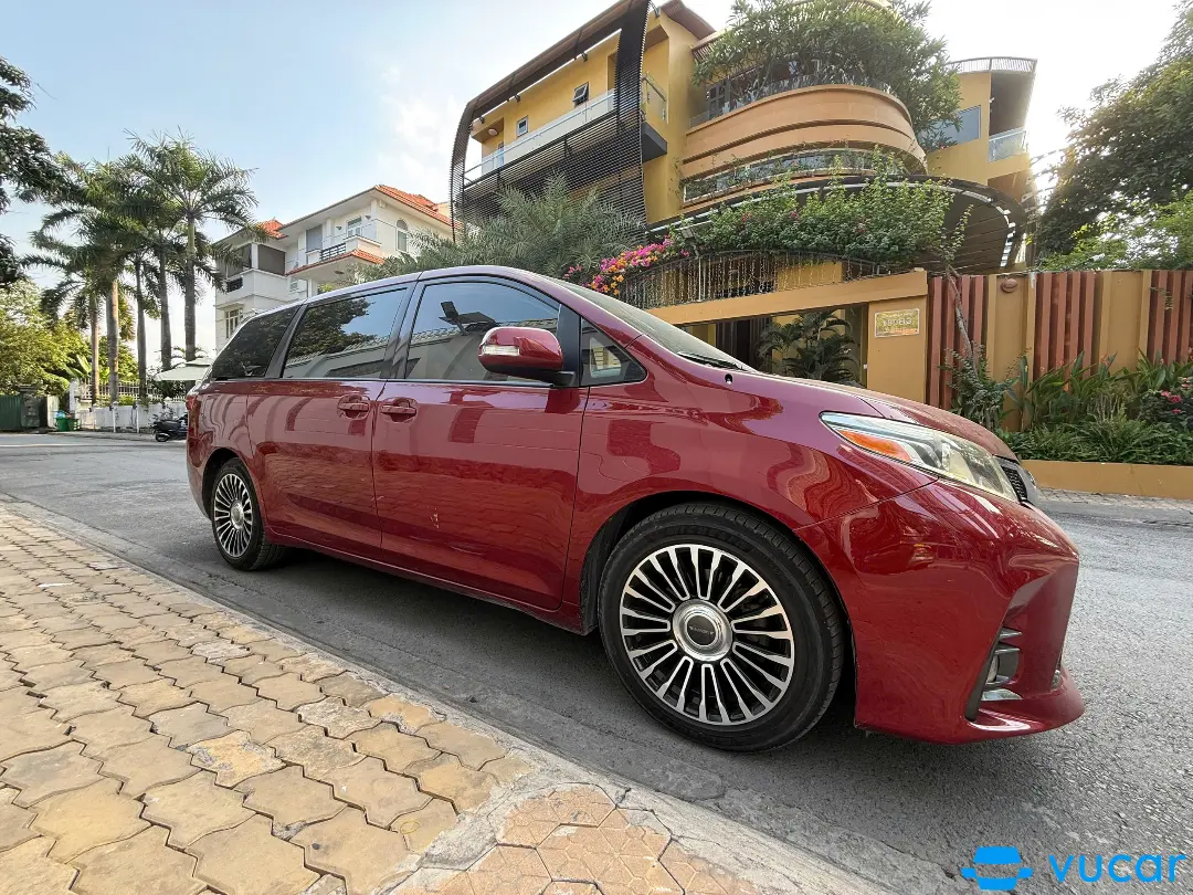 Toyota Sienna LE 2.7 2010 - Ngoại thất 4