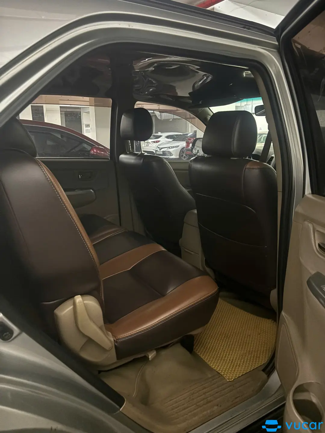 Toyota Fortuner 2.5G 2010 - Nội thất 1