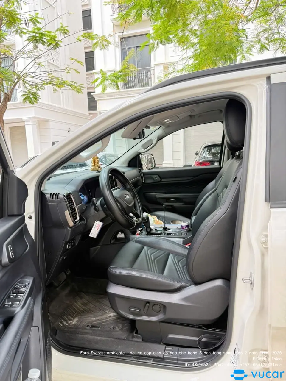 Ford Everest ambiente . đã lên cốp điện độ ngả ghế băng 3 đèn tăng sáng. còn 2 năm BHVC 2025 - Nội thất 4
