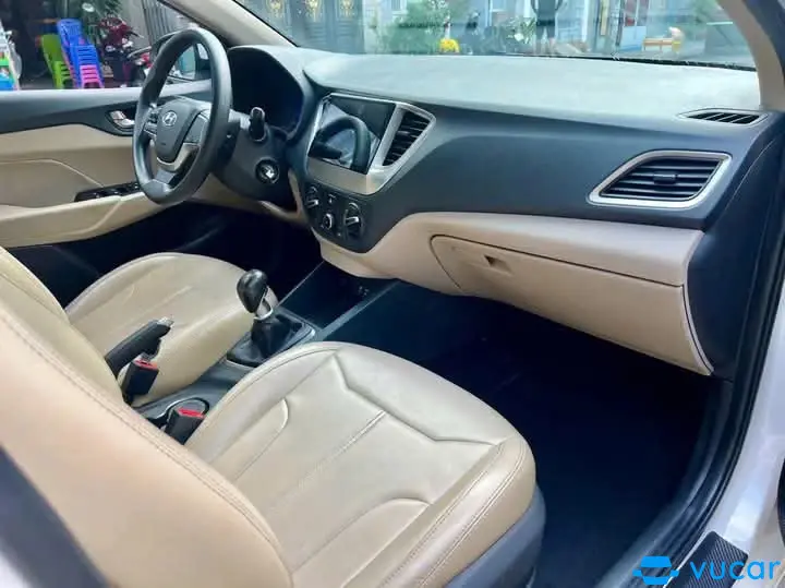 Hyundai Accent 1.4 MT Base 2019 - Nội thất 6