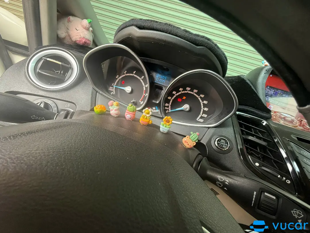 Ford Fiesta Titanium 1.5 AT 2014 - Nội thất 4
