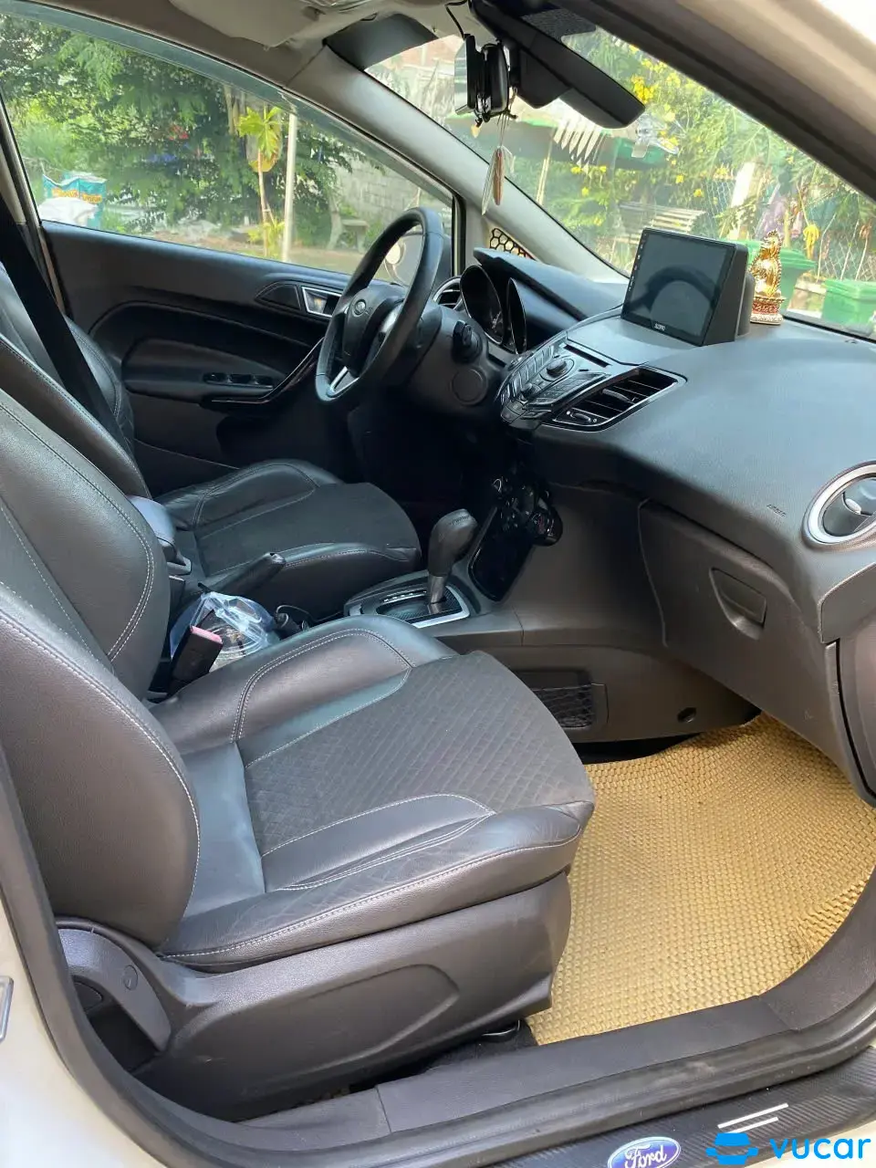 Ford fiesta ecoboot  AT 2015 - Nội thất 10