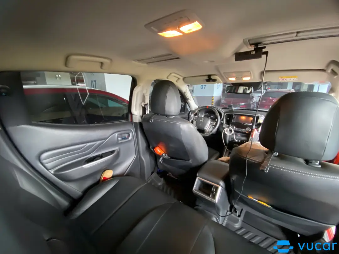 Mitsubishi Triton 4x4 AT Mivec Premium 2021 - Nội thất 1
