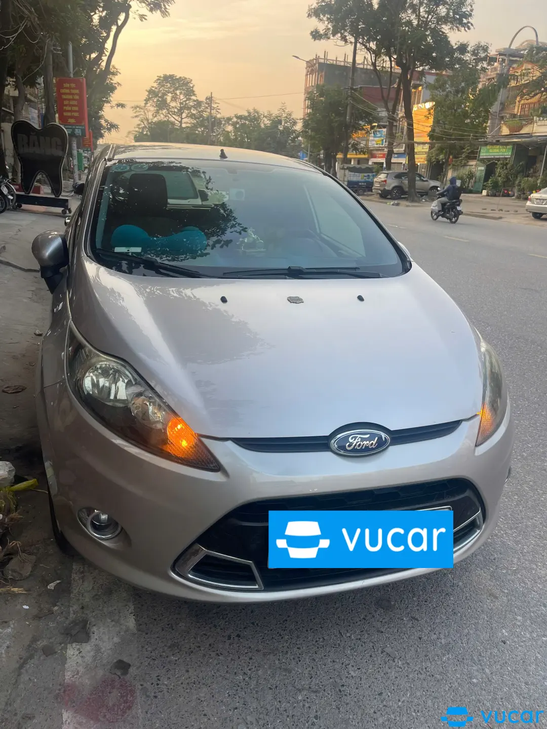Ảnh xe Ford fiestar 2012