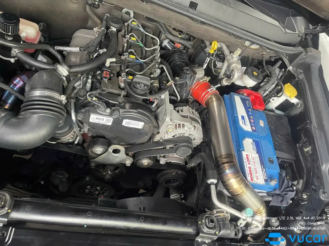 Chevrolet Trailblazer LTZ 2.5L VGT 4x4 AT 2019 - Khoang động cơ 2