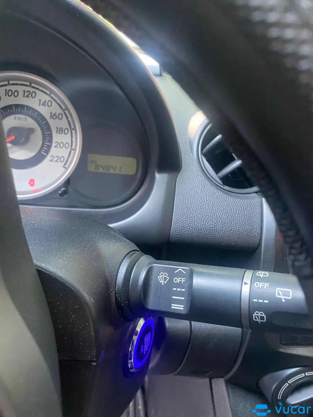 Mazda 2 1.5 AT 2011 - Nội thất 4
