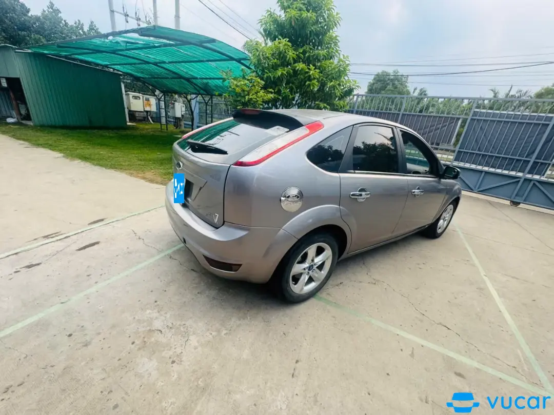 ford focus 1.8 AT 2011 - Ngoại thất 4