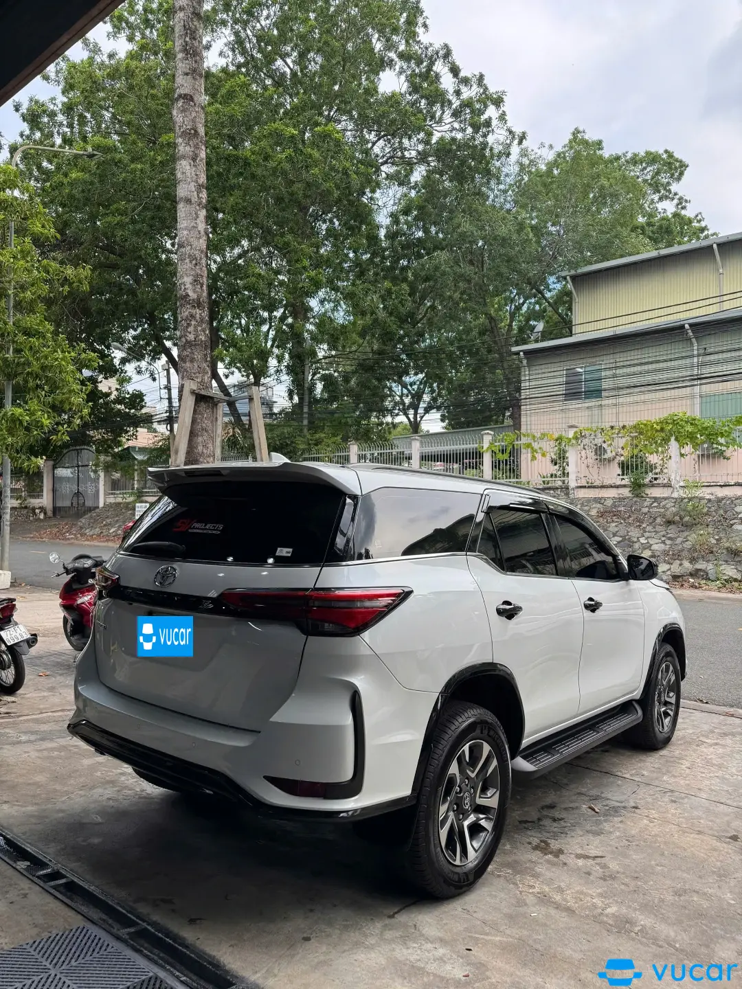 Toyota Fortuner Legender 2.4L 4x2 AT 2022 - Ngoại thất 7