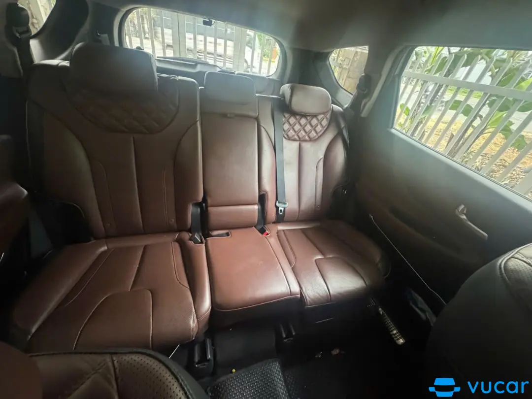Hyundai Santa Fe Máy xăng tiêu chuẩn 2021 - Nội thất 4