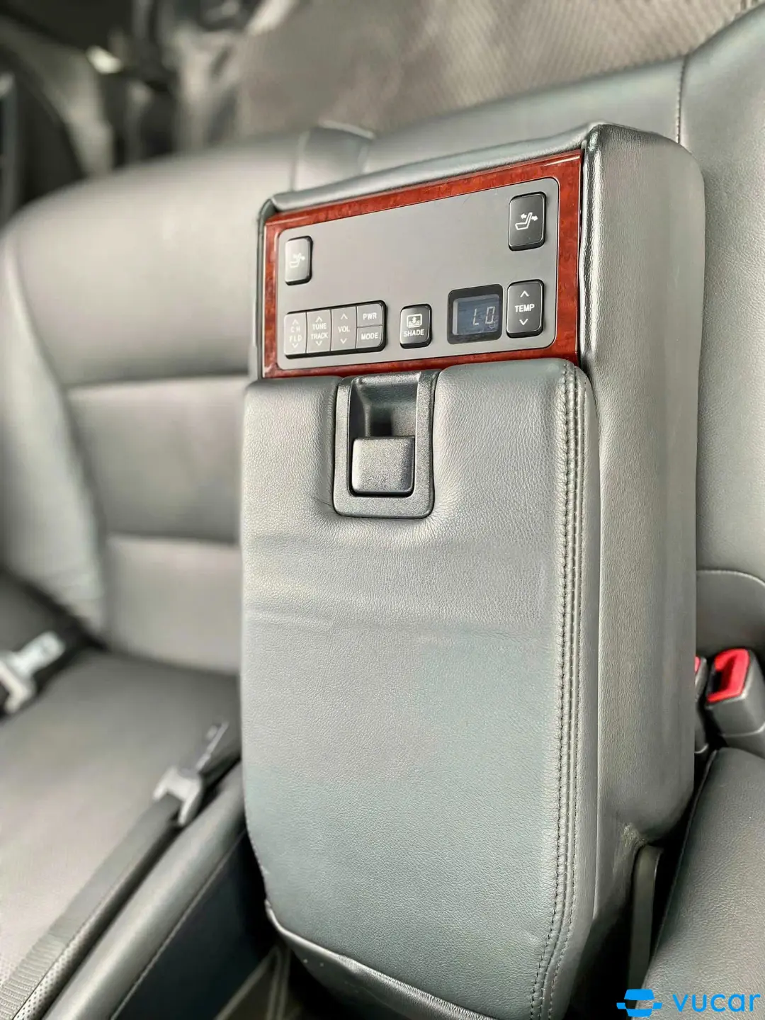 Toyota Camry 2.5Q 2015  - Nội thất 10