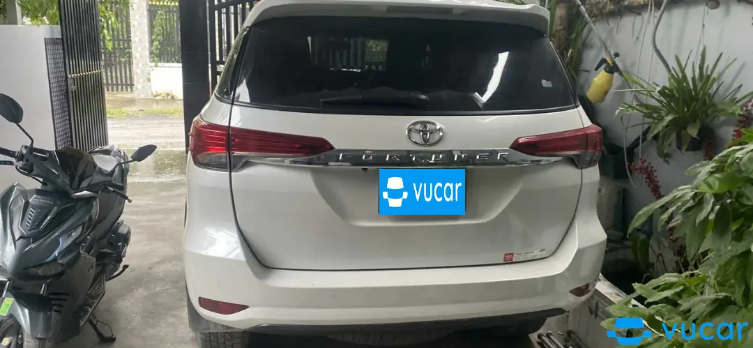 Toyota Fortuner 2.4L 4x2 AT 2024 - Ngoại thất 2