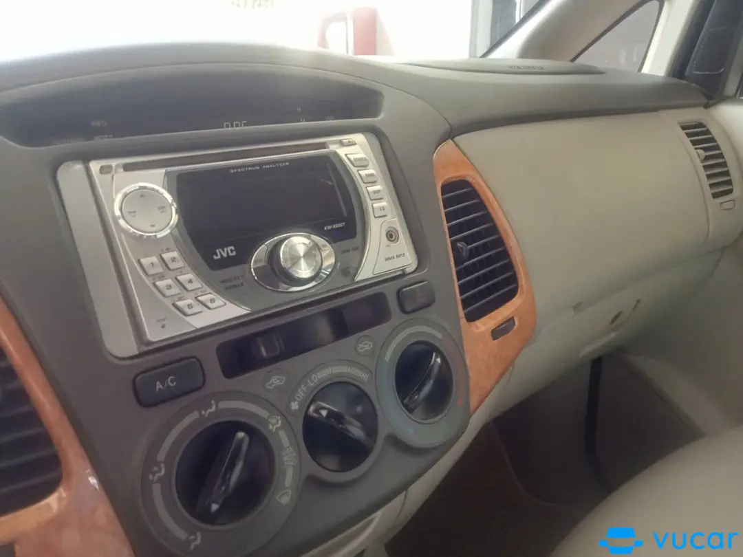 Toyota Innova G 2010 - Nội thất 3