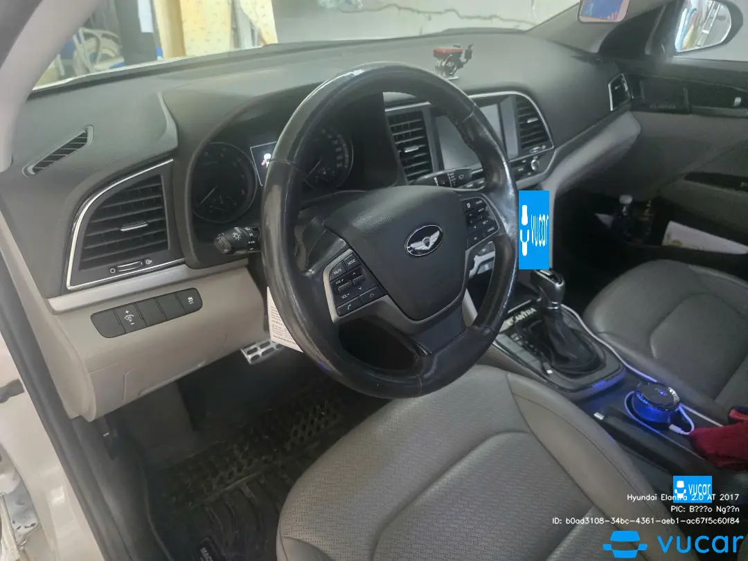 Hyundai Elantra 2.0 AT 2017 - Nội thất 1