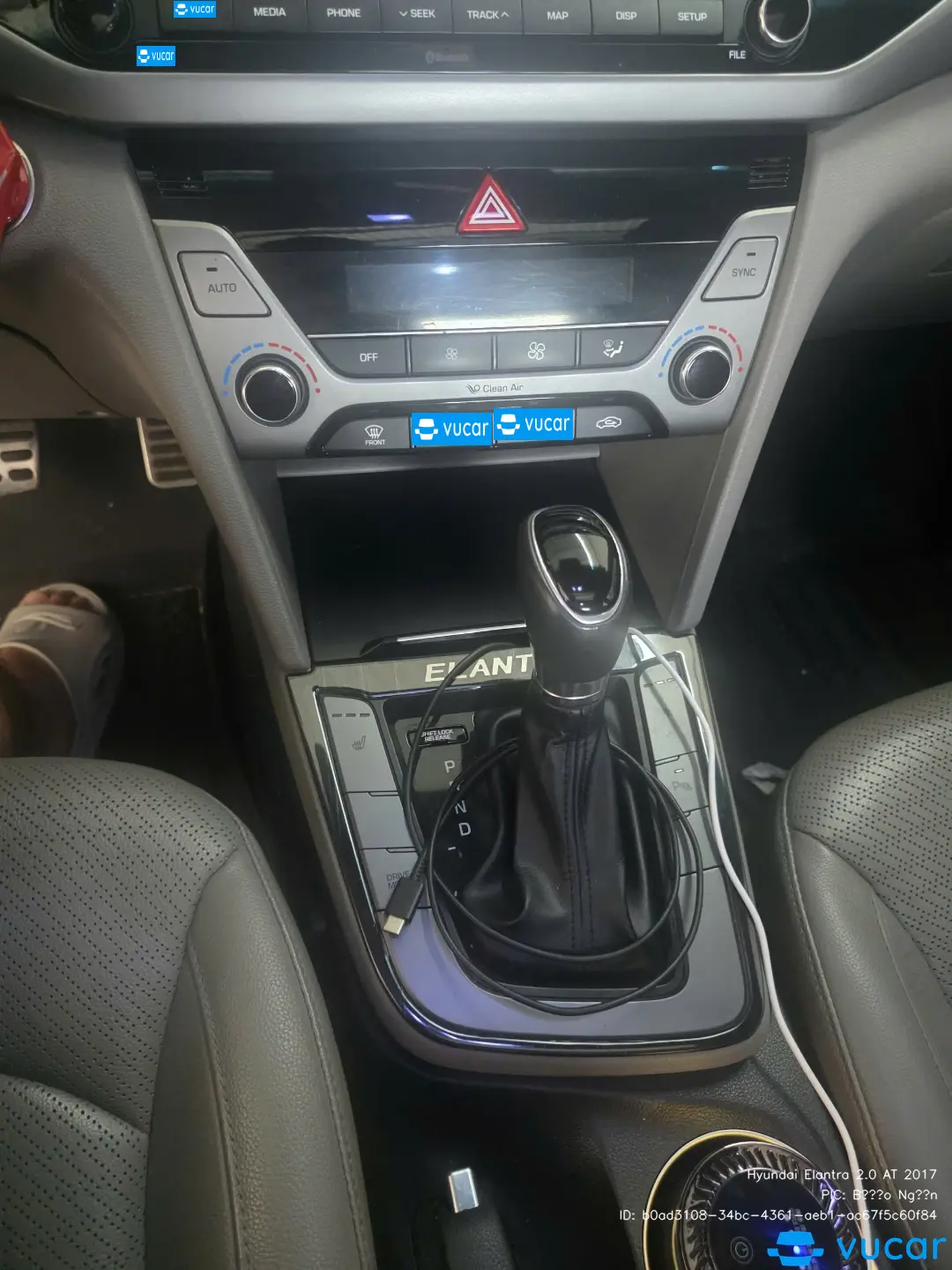 Hyundai Elantra 2.0 AT 2017 - Nội thất 2