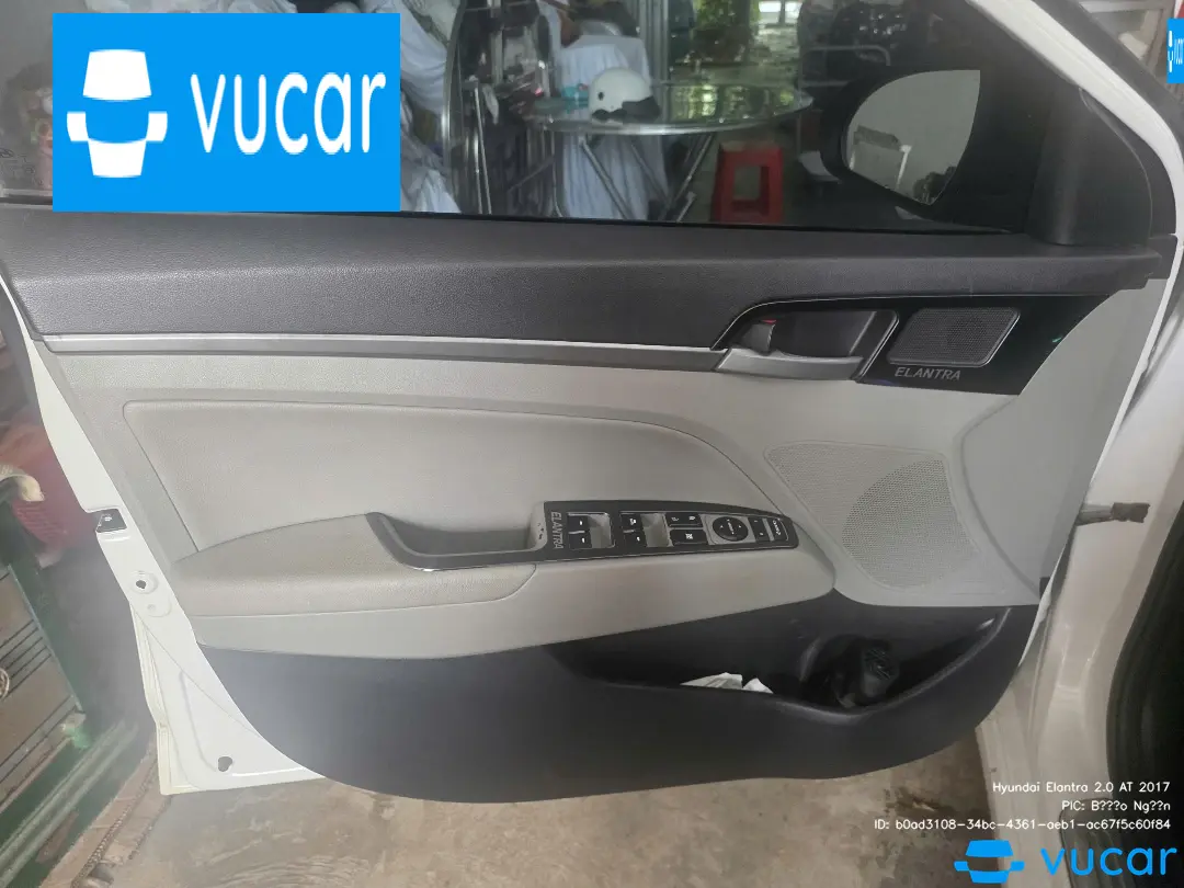 Hyundai Elantra 2.0 AT 2017 - Nội thất 4