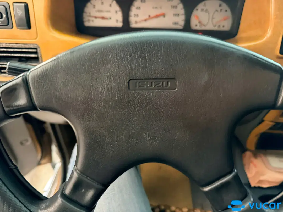 Isuzu Hi lander V-spec 2008 - Nội thất 3