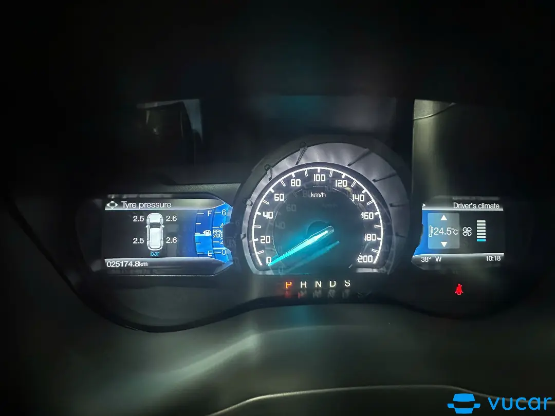 Ford everest titanium 2020 - Nội thất 2