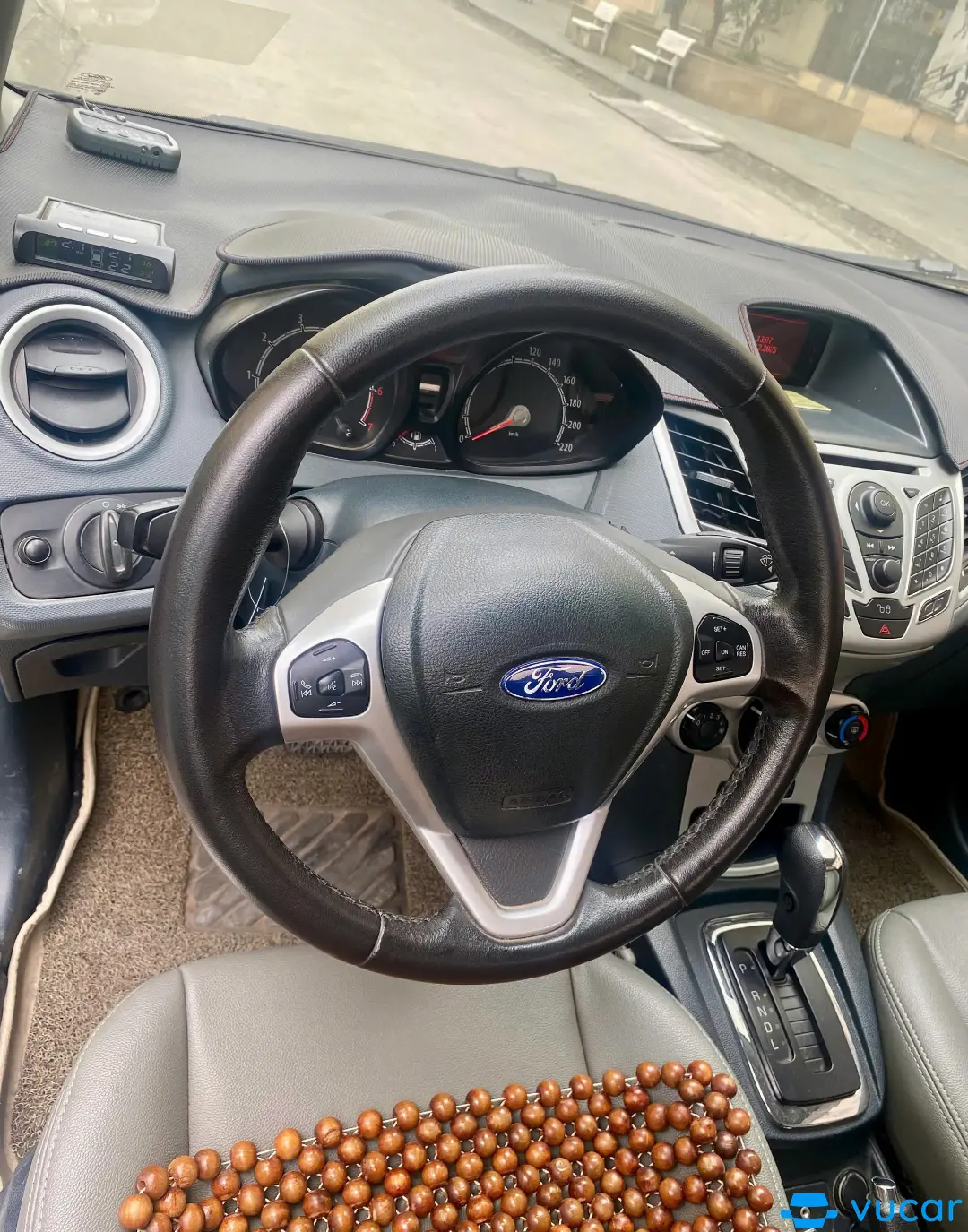 Ford Fiesta 1.6 AT 2011 - Nội thất 2