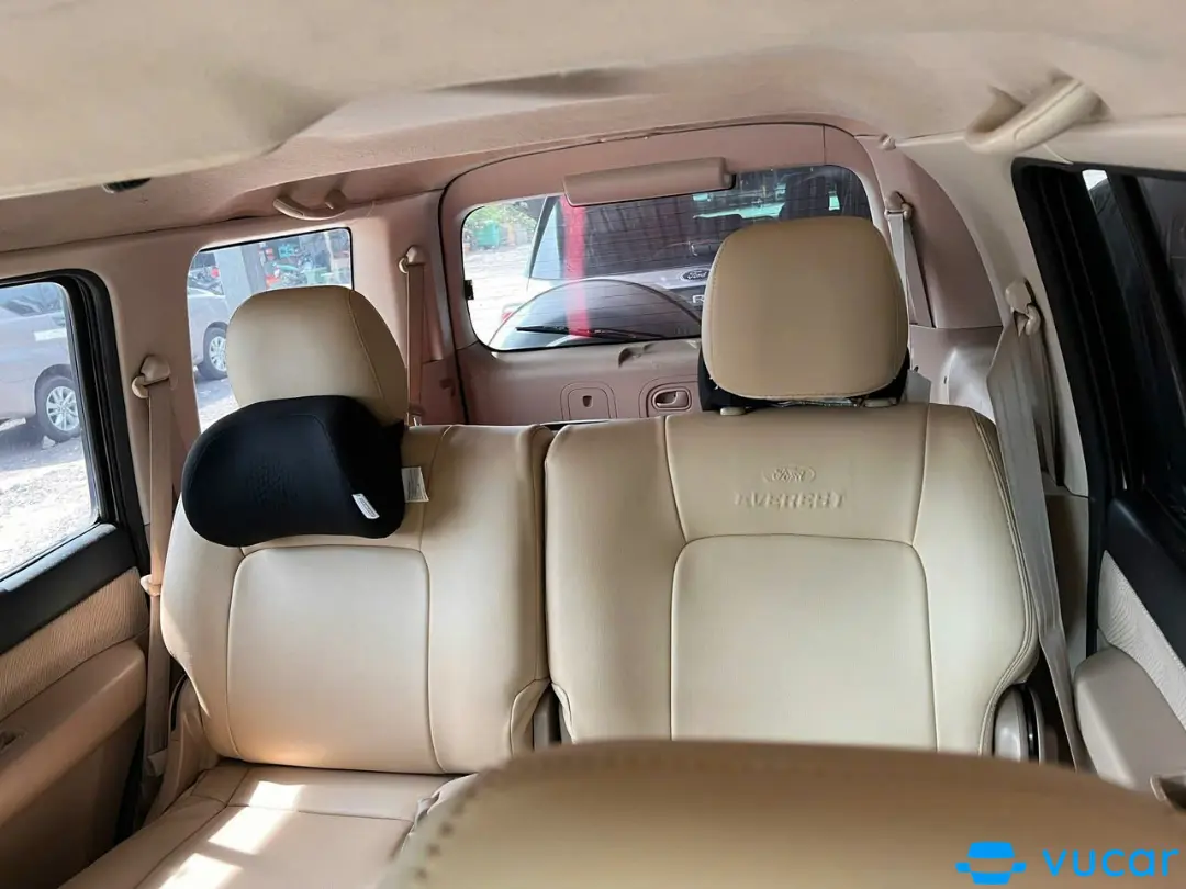 Ford Everest 2.5L 4x2 MT 2012 - Nội thất 4