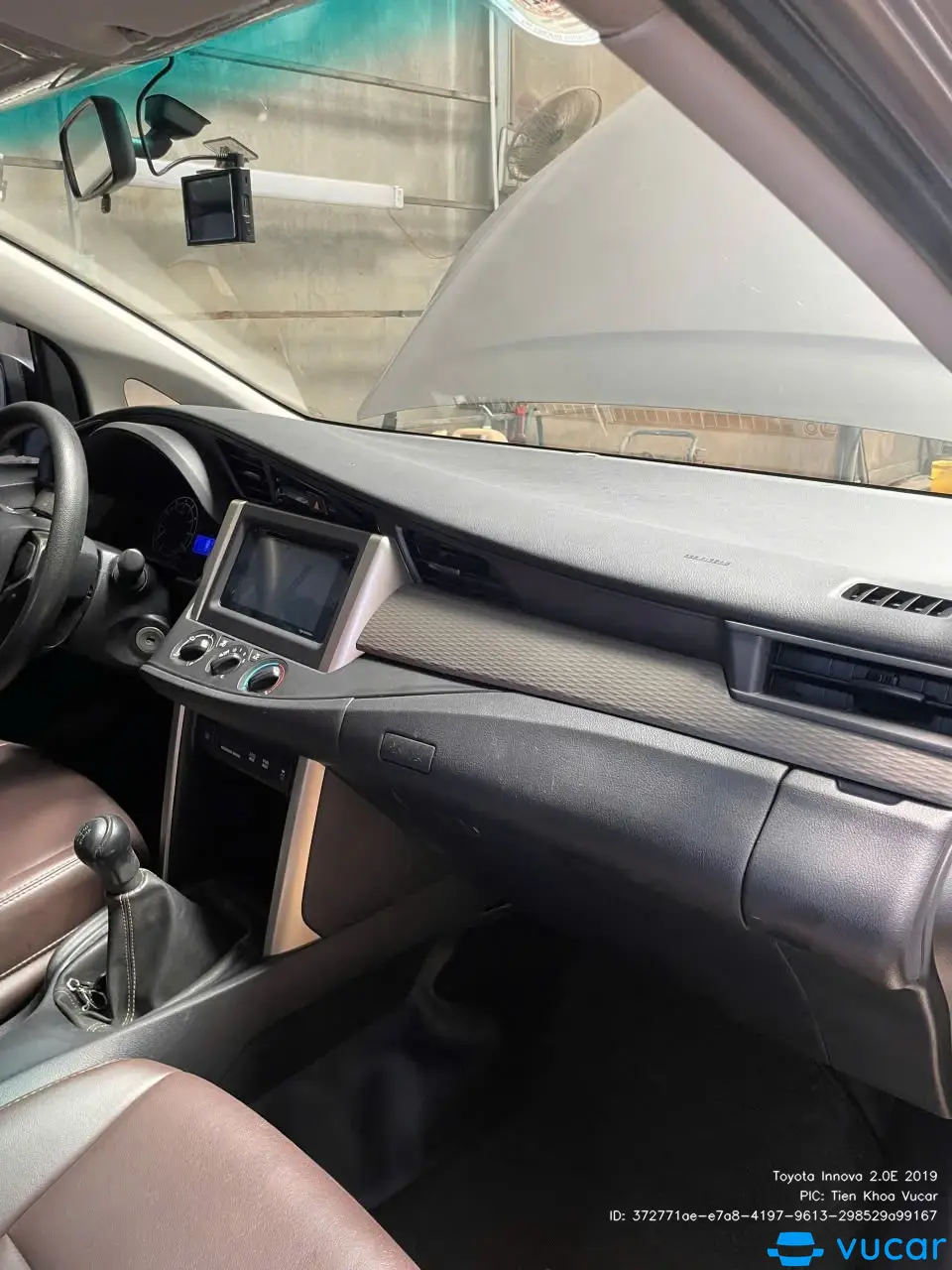Toyota Innova 2.0E 2019 - Nội thất 2