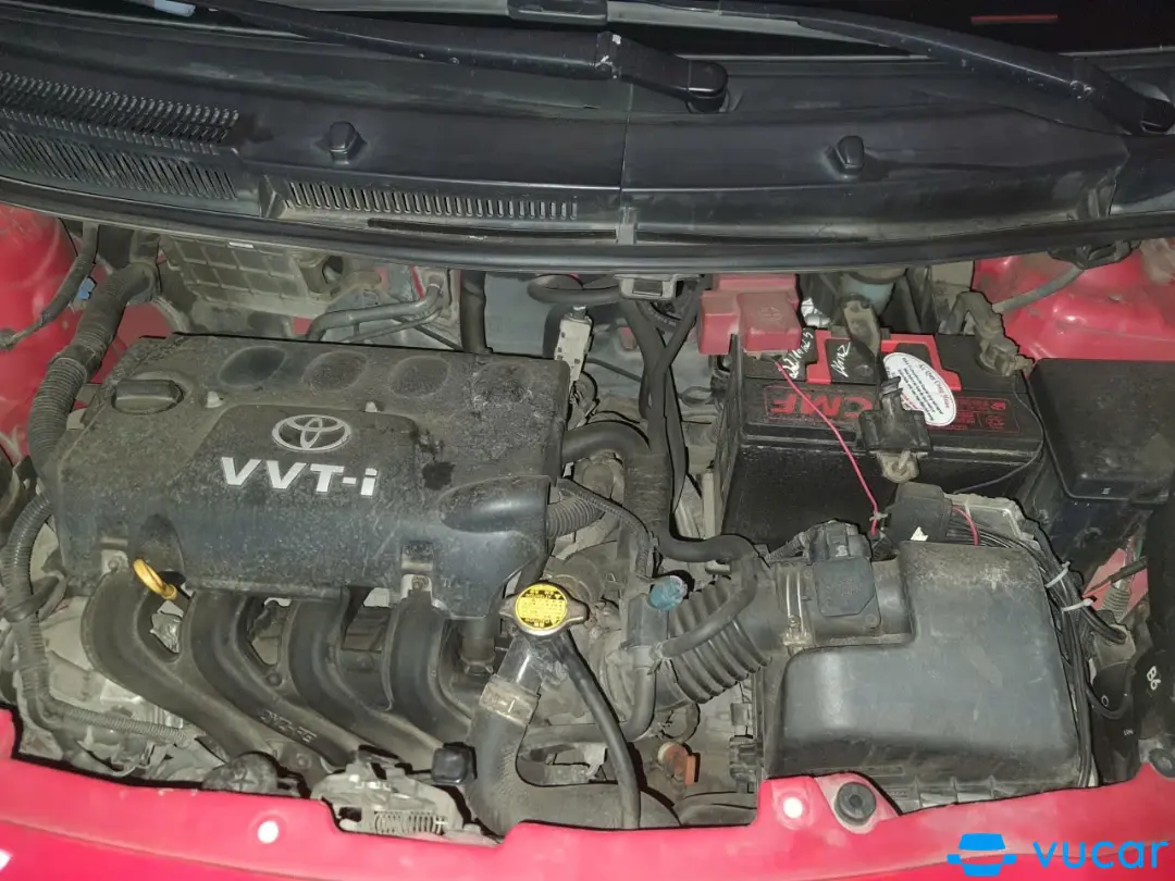 Toyota Yaris 1.3 AT 2009 - Khoang động cơ 2