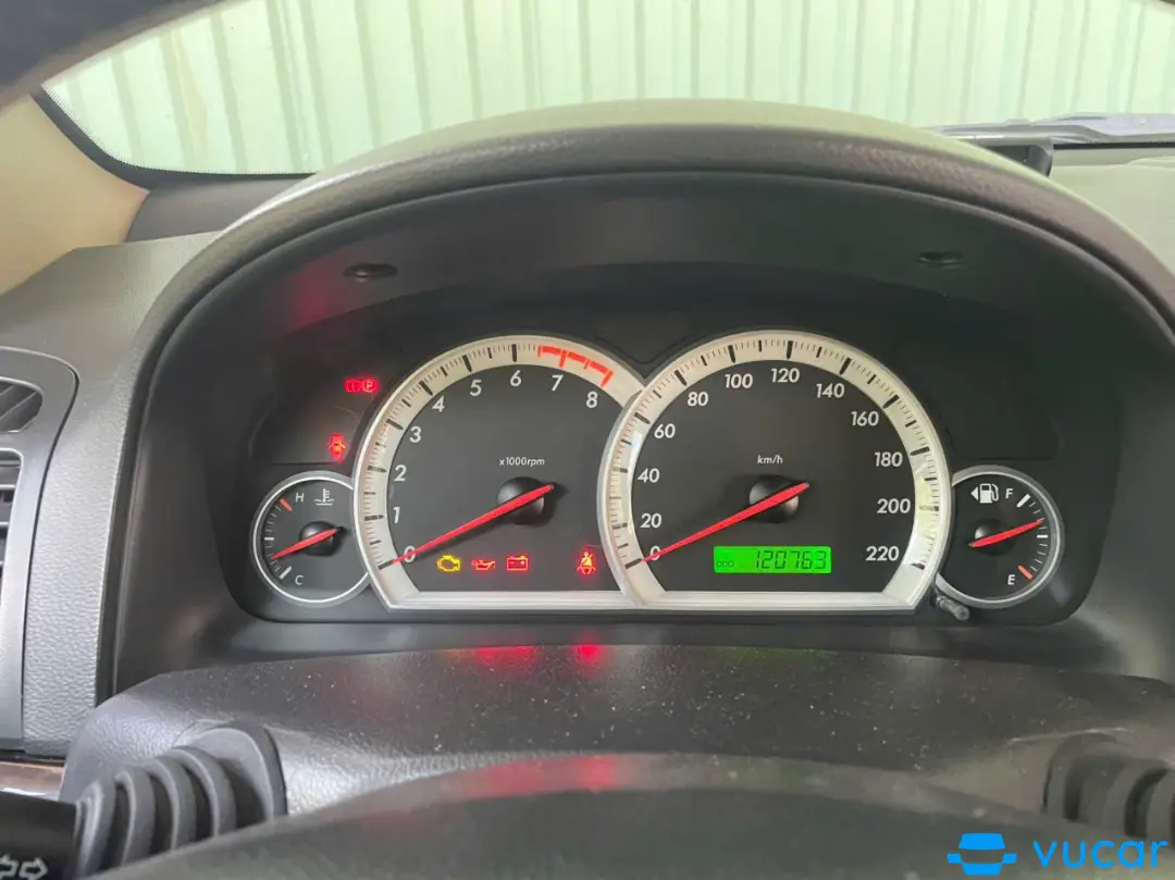 Chevrolet Captiva LT 2.4 MT 2008 - Nội thất 1