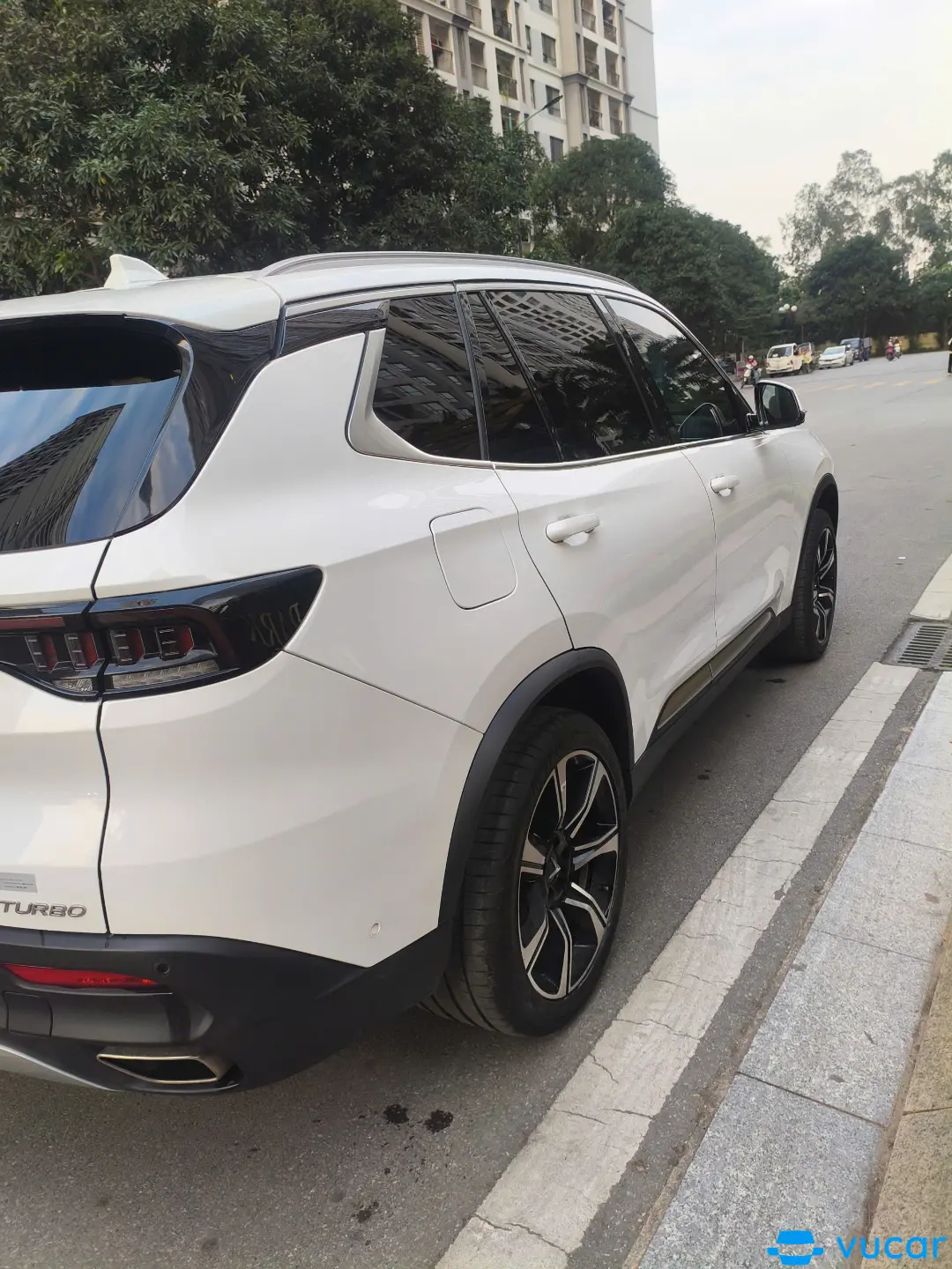 Vinfast Lux sa 2.0 Cao cấp 2022 - Ngoại thất 9