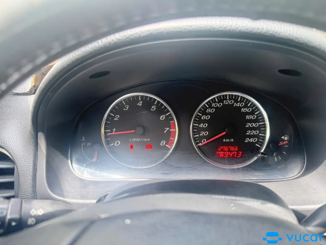 Mazda 6 2.0 MT 2004 - Nội thất 1