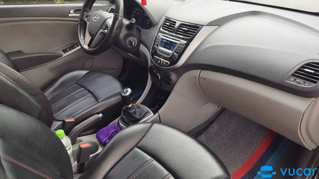 Hyundai Accent Blue 2015 - Nội thất 4