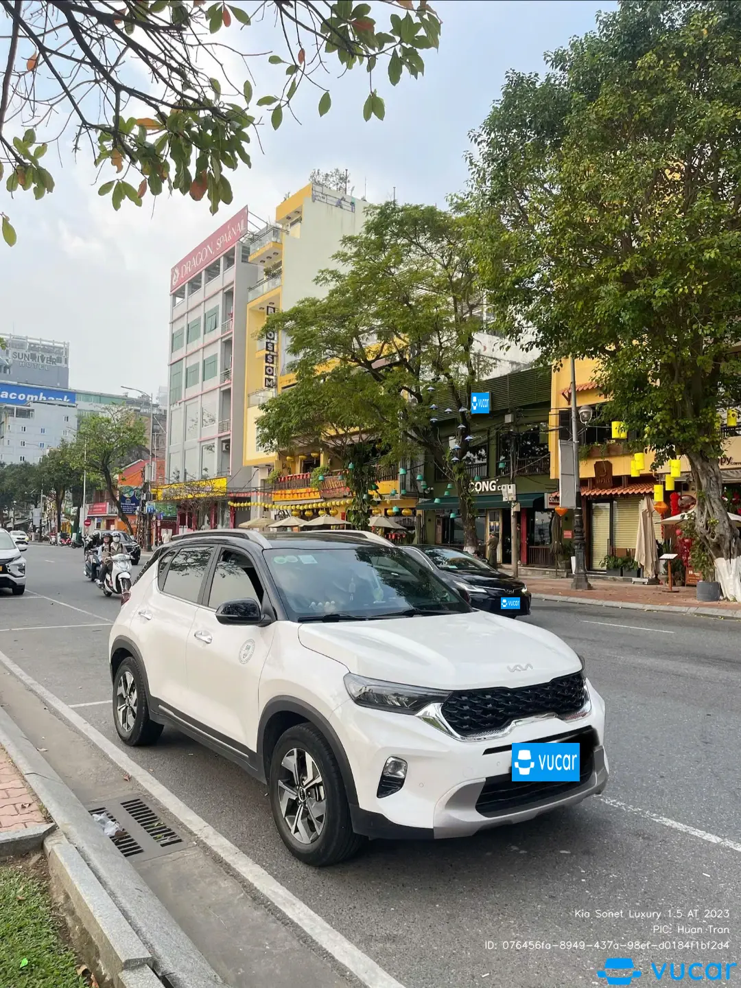 Kia Sonet Luxury 1.5 AT 2023